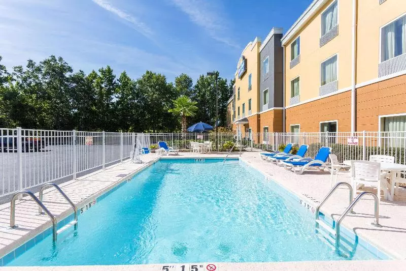 Hotel Days Inn & Suites By Wyndham Savannah North I95