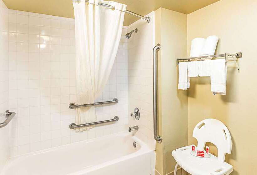 בית מלון כפרי Econo Lodge Mcalester