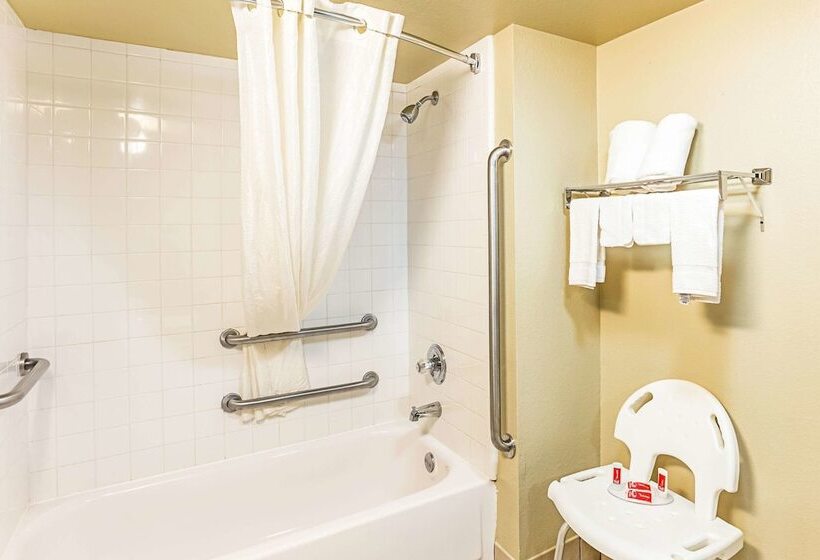 בית מלון כפרי Econo Lodge Mcalester