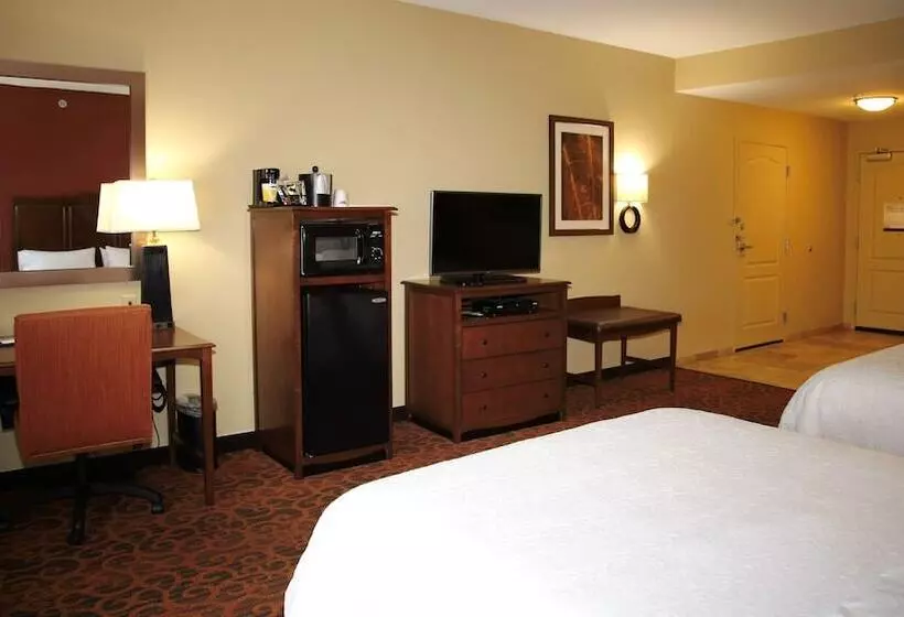 Отель Hampton Inn Matamoras/milford