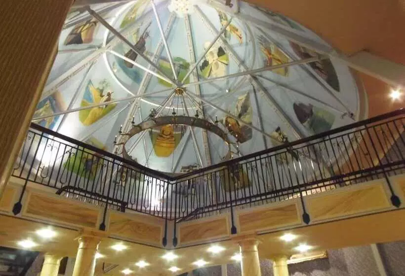 Отель Lakeside International