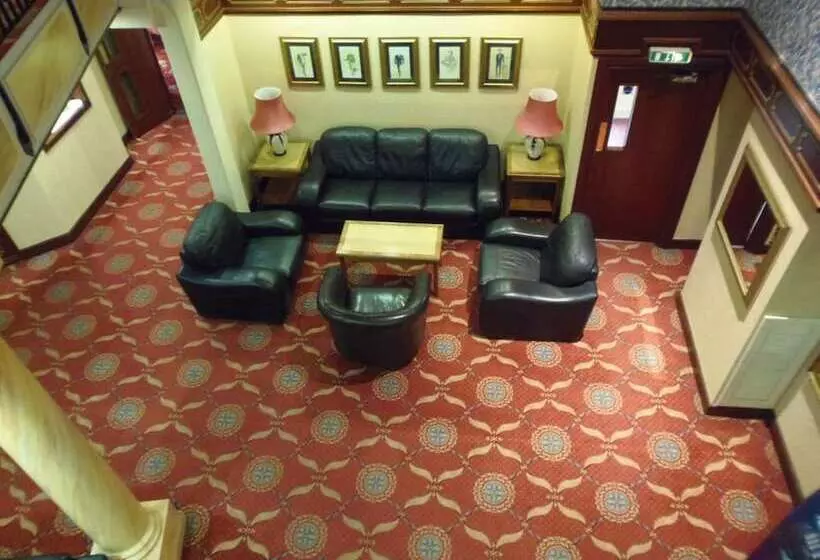 Отель Lakeside International