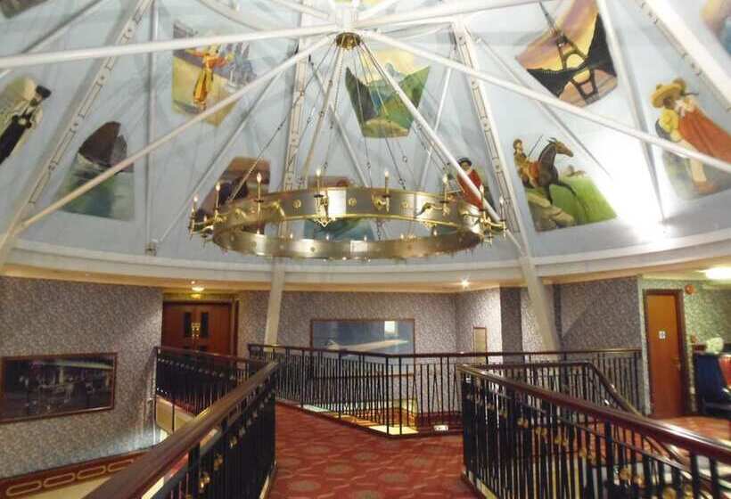 فندق Lakeside International