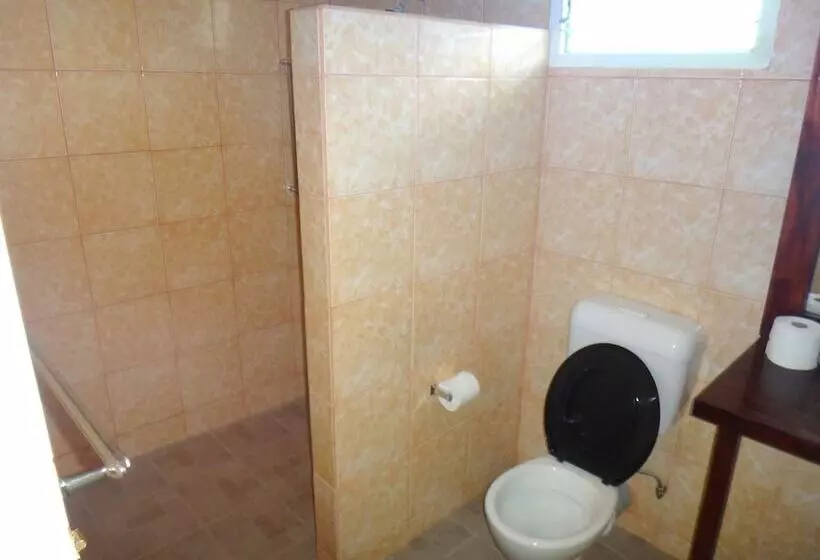 هتل Rendezvous Surf Camp Fiji   Hostel