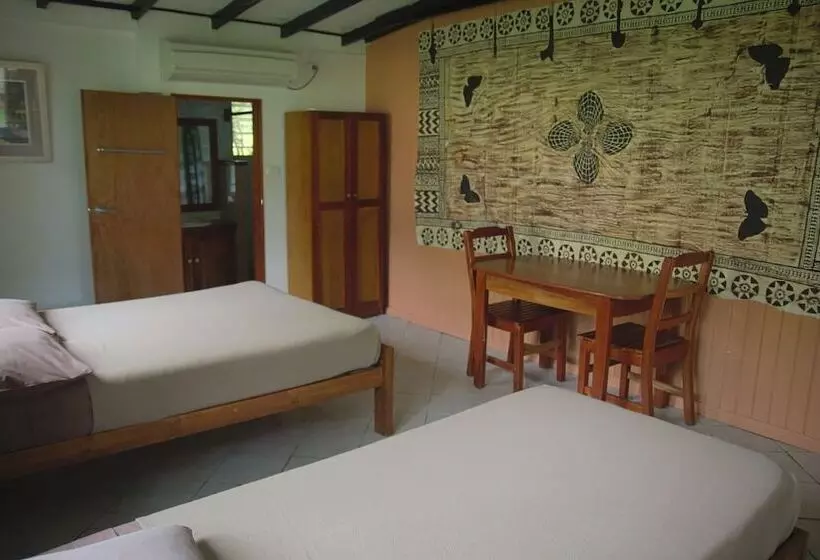 هتل Rendezvous Surf Camp Fiji   Hostel