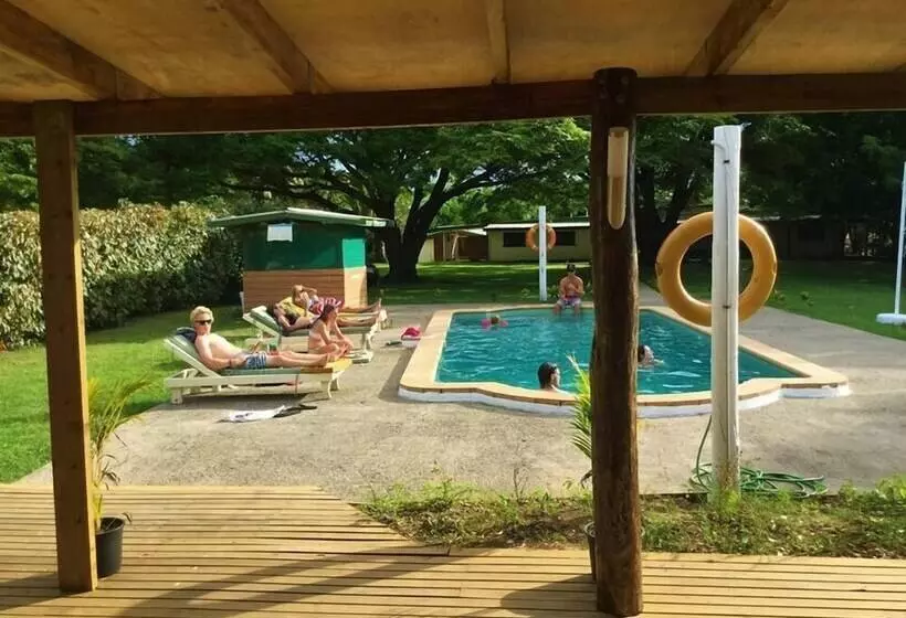 هتل Rendezvous Surf Camp Fiji   Hostel