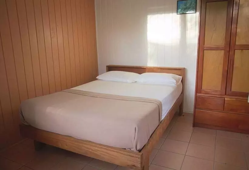 هتل Rendezvous Surf Camp Fiji   Hostel