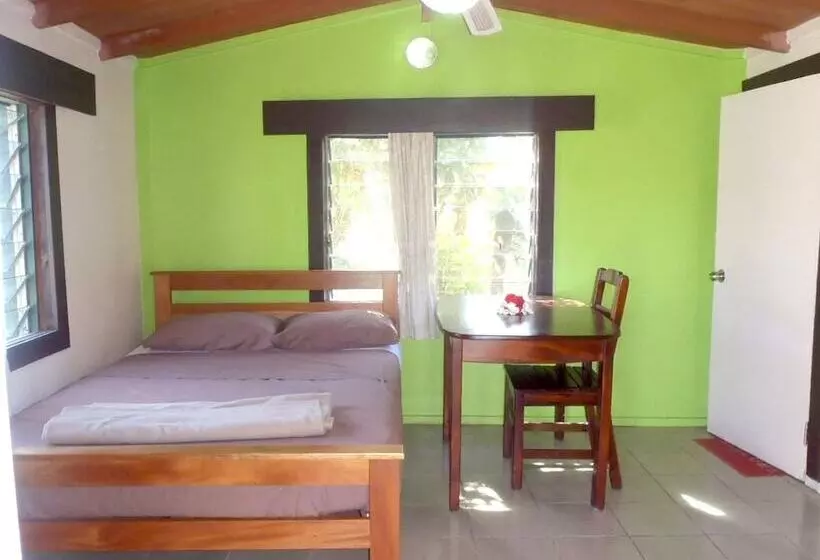 هتل Rendezvous Surf Camp Fiji   Hostel