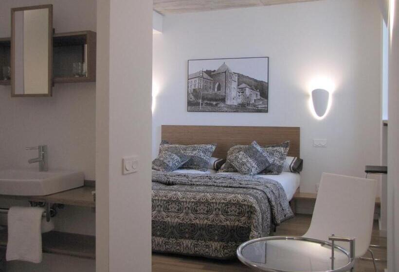 فندق Roncesvalles