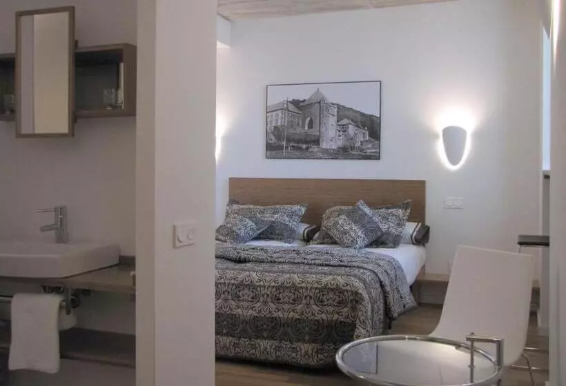 Отель Roncesvalles