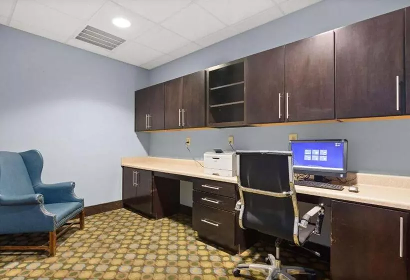 Surestay Plus Hotel By Best Western Portland Route 52 West