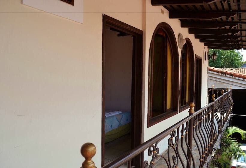 ベッドアンドブレックファースト Villa Florencia Centro Histórico