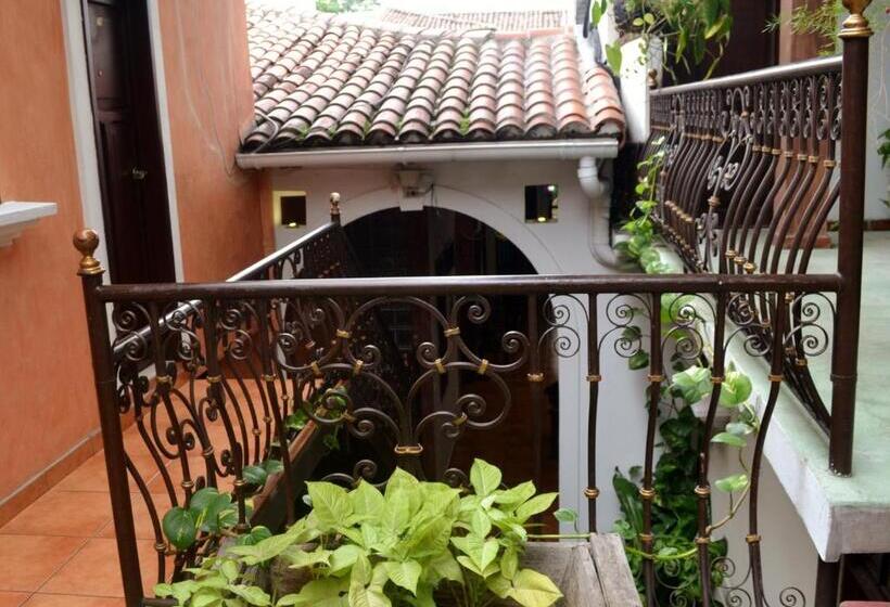 ベッドアンドブレックファースト Villa Florencia Centro Histórico