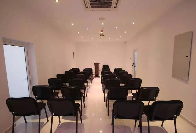 هتل Achilleos City