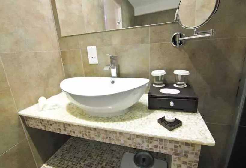 هتل Achilleos City