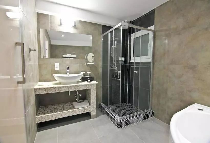 هتل Achilleos City