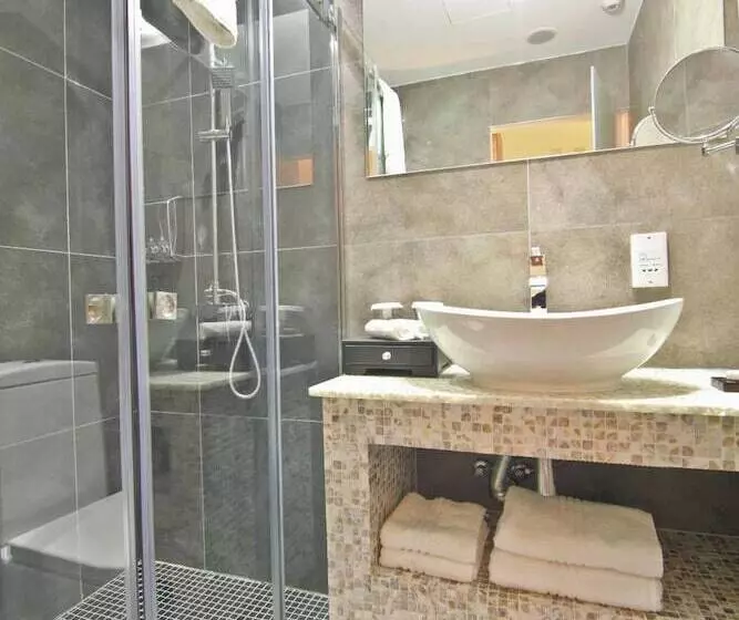 هتل Achilleos City