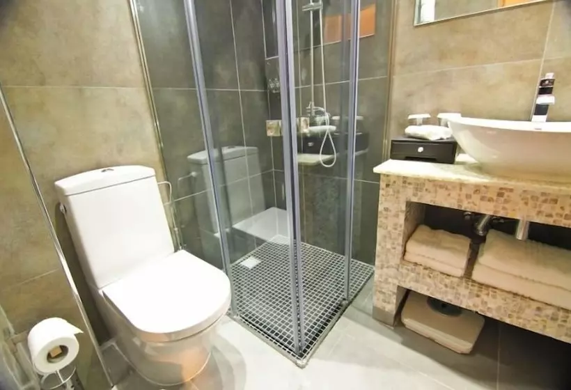 هتل Achilleos City