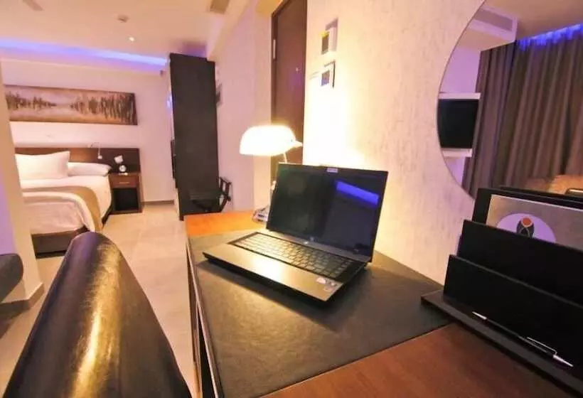 هتل Achilleos City