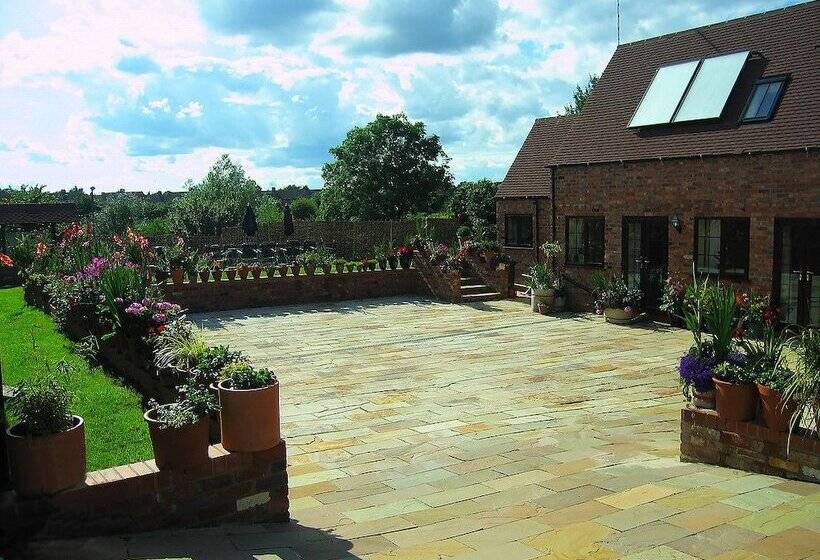 בית מלון כפרי Church Farm Barns