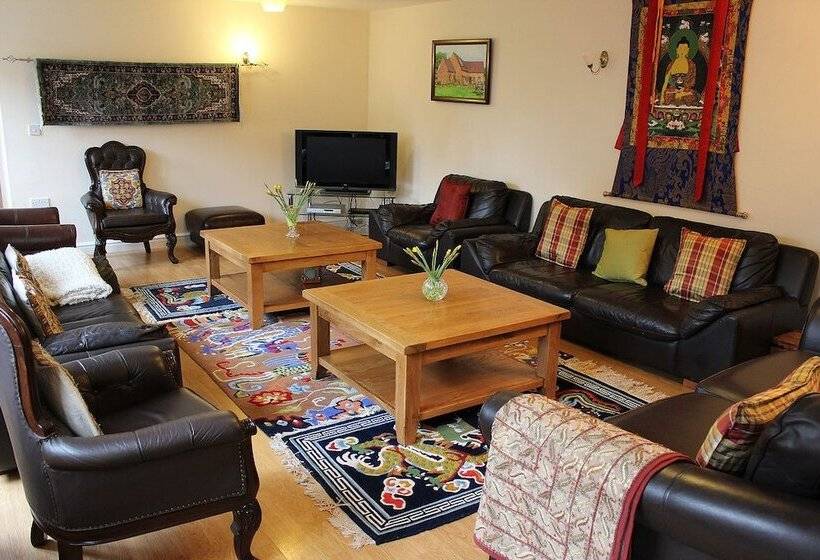 בית מלון כפרי Church Farm Barns