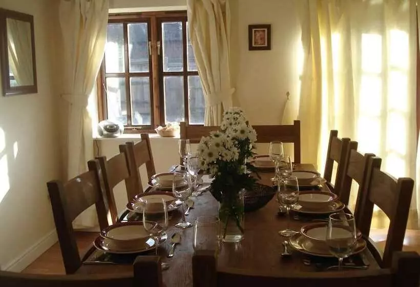 Hotel Church Farm Barns