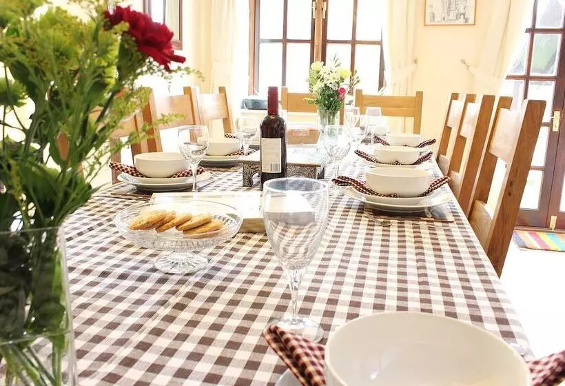 Hotel Church Farm Barns