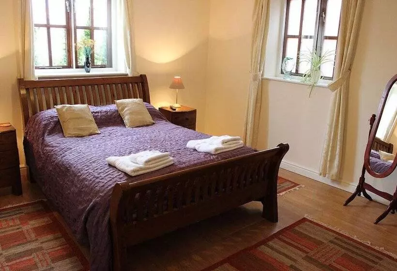 Hotel Church Farm Barns