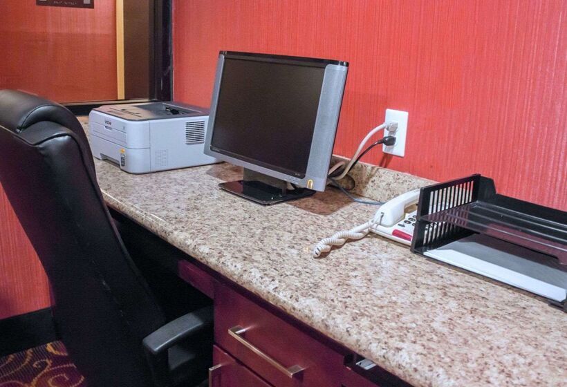 Отель Comfort Inn & Suites Trussville I59 Exit 141