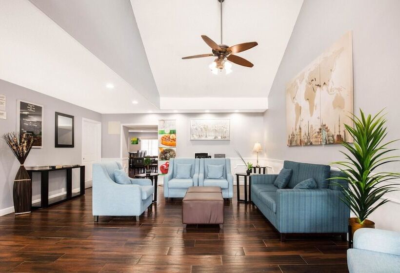 Отель Comfort Inn & Suites Trussville I59 Exit 141