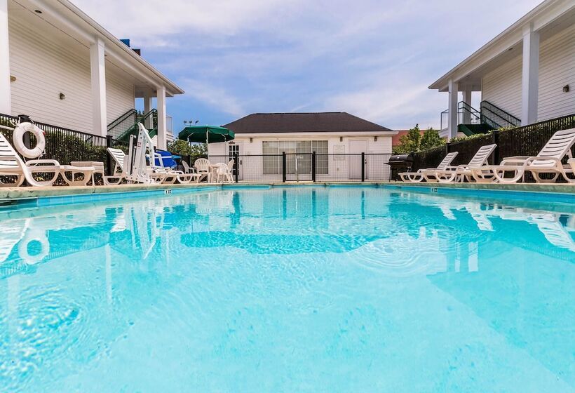 Отель Comfort Inn & Suites Trussville I59 Exit 141