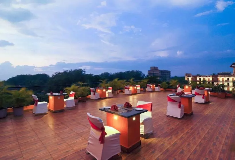 Hôtel Dewdrop Le Seasons Beach Resort