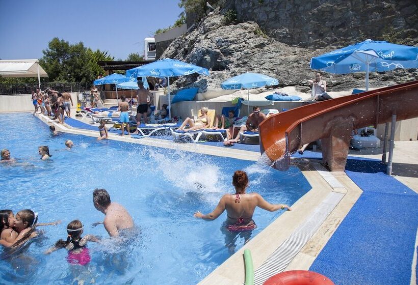 בית מלון כפרי Golden Age Crystal Bodrum   All Inclusive