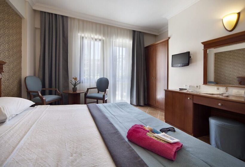 בית מלון כפרי Golden Age Crystal Bodrum   All Inclusive