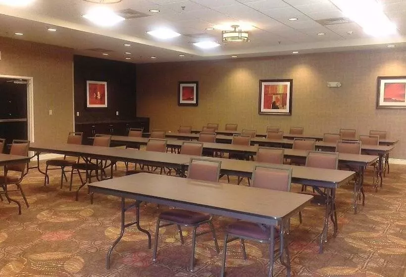 Отель Holiday Inn Express & Suites   Smithfield/selma, An Ihg