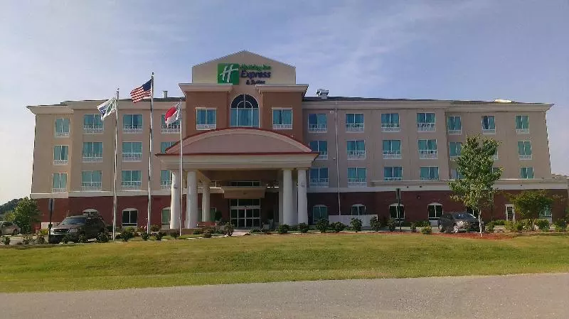 Отель Holiday Inn Express & Suites   Smithfield/selma, An Ihg