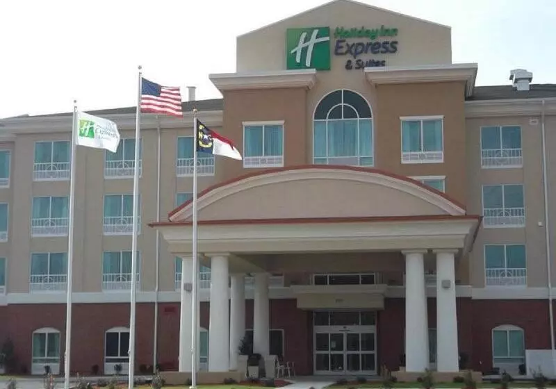 Отель Holiday Inn Express & Suites   Smithfield/selma, An Ihg