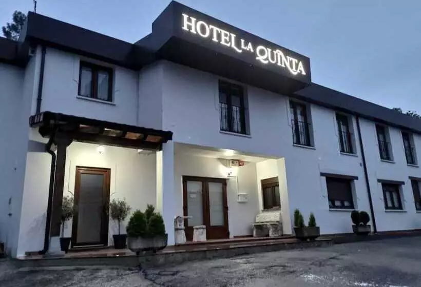 בית מלון כפרי La Quinta