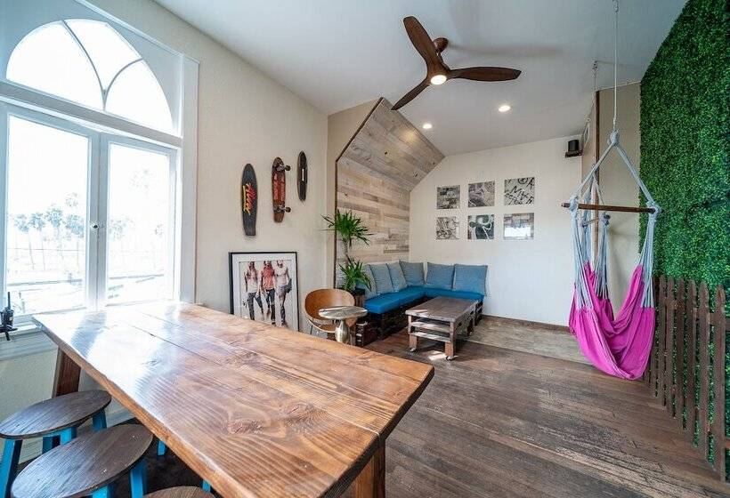 Samesun Venice Beach Hotel & Hostel