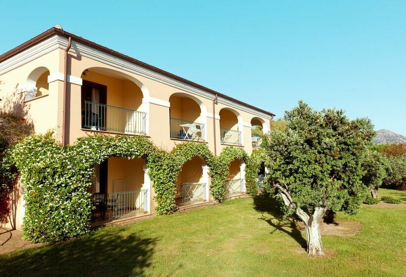 בית מלון כפרי Sentido Orosei Beach