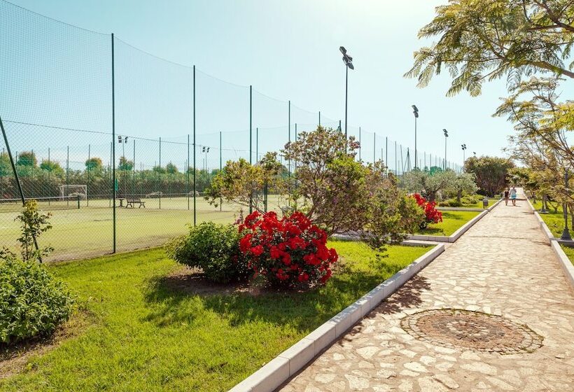 בית מלון כפרי Sentido Orosei Beach