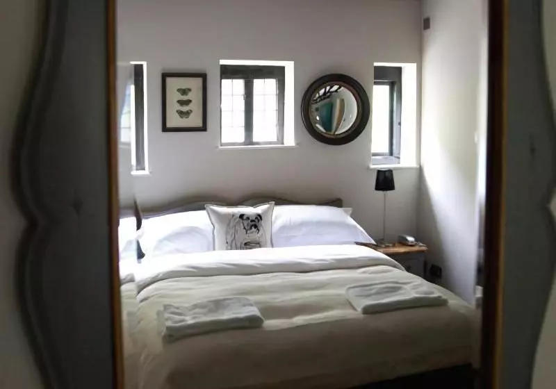 ホテル The Grasshopper Inn