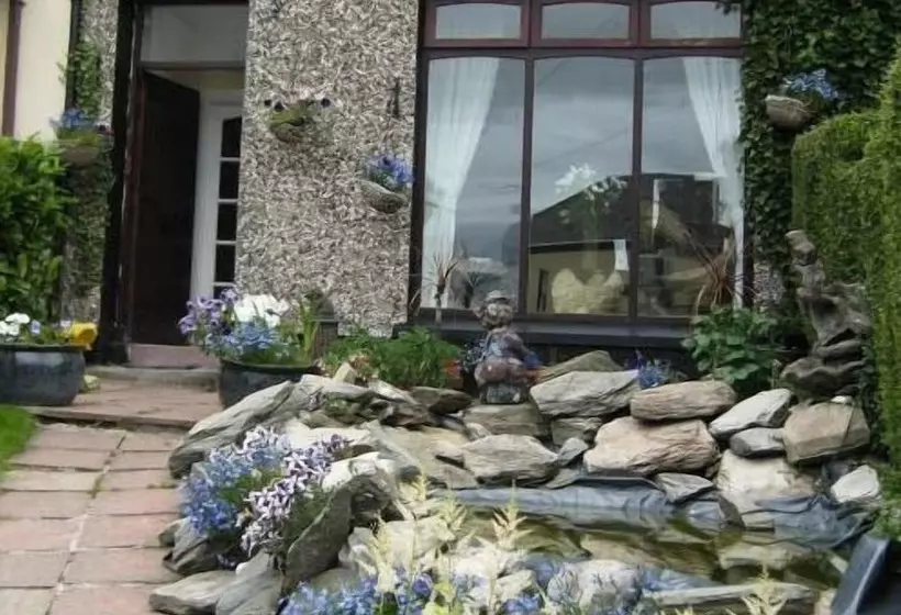 Bed and Breakfast Number 43