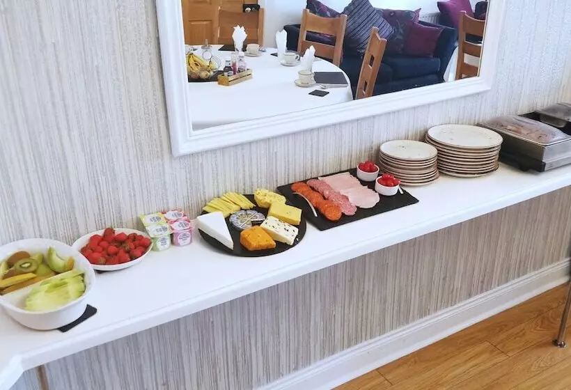 Bed and Breakfast Number 43