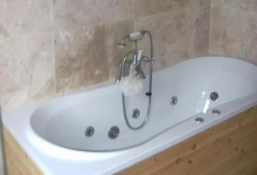 Bed and Breakfast Number 43