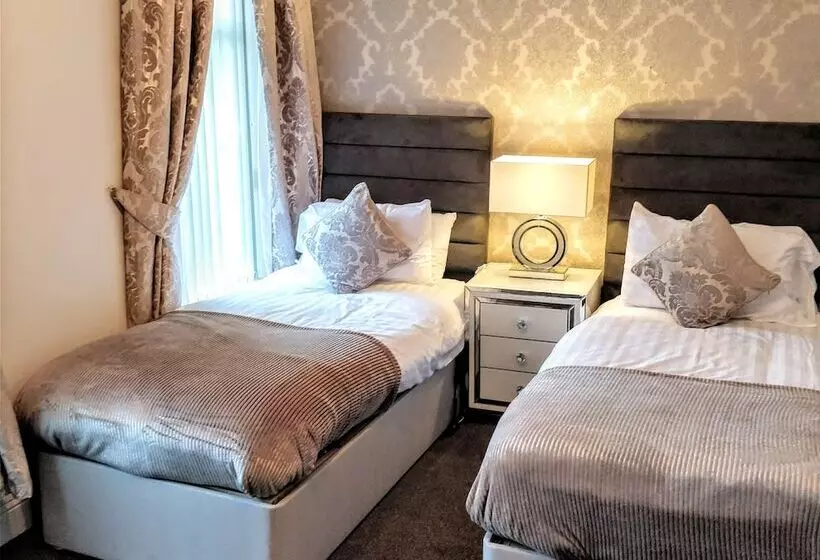 Bed and Breakfast Number 43