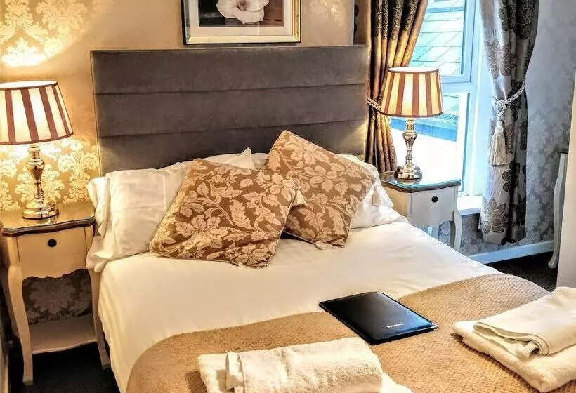 Bed and Breakfast Number 43