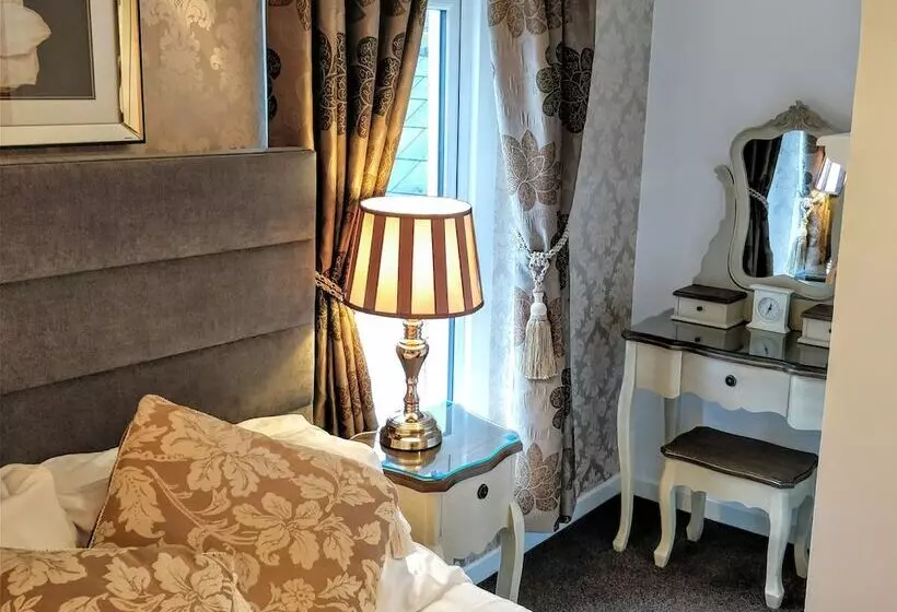 Bed and Breakfast Number 43