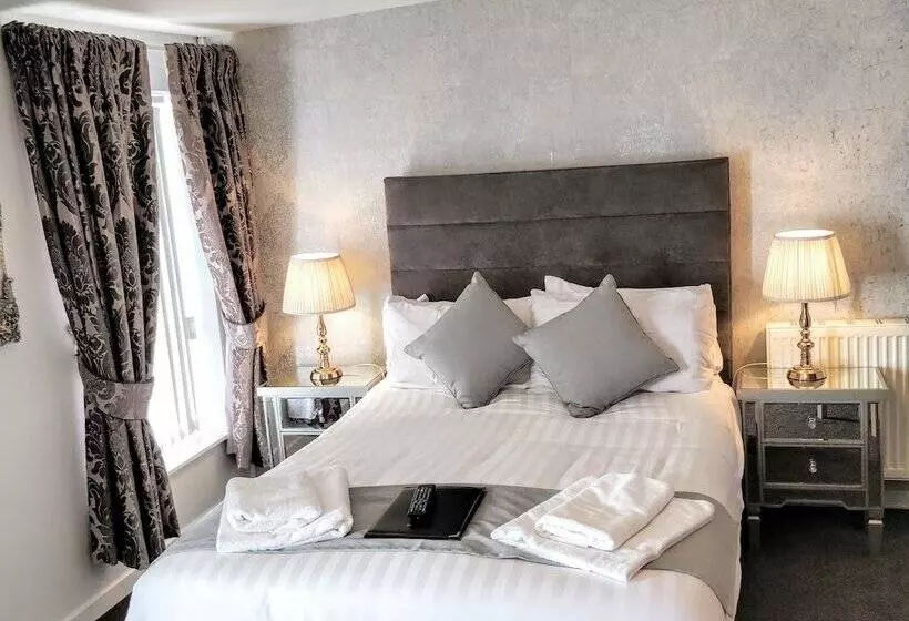 Bed and Breakfast Number 43