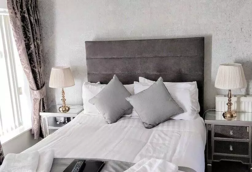 Bed and Breakfast Number 43